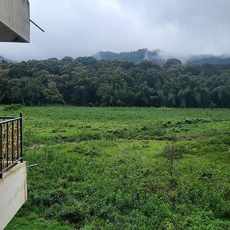 Jungle Palace Homestay Thekkady Exterior photo
