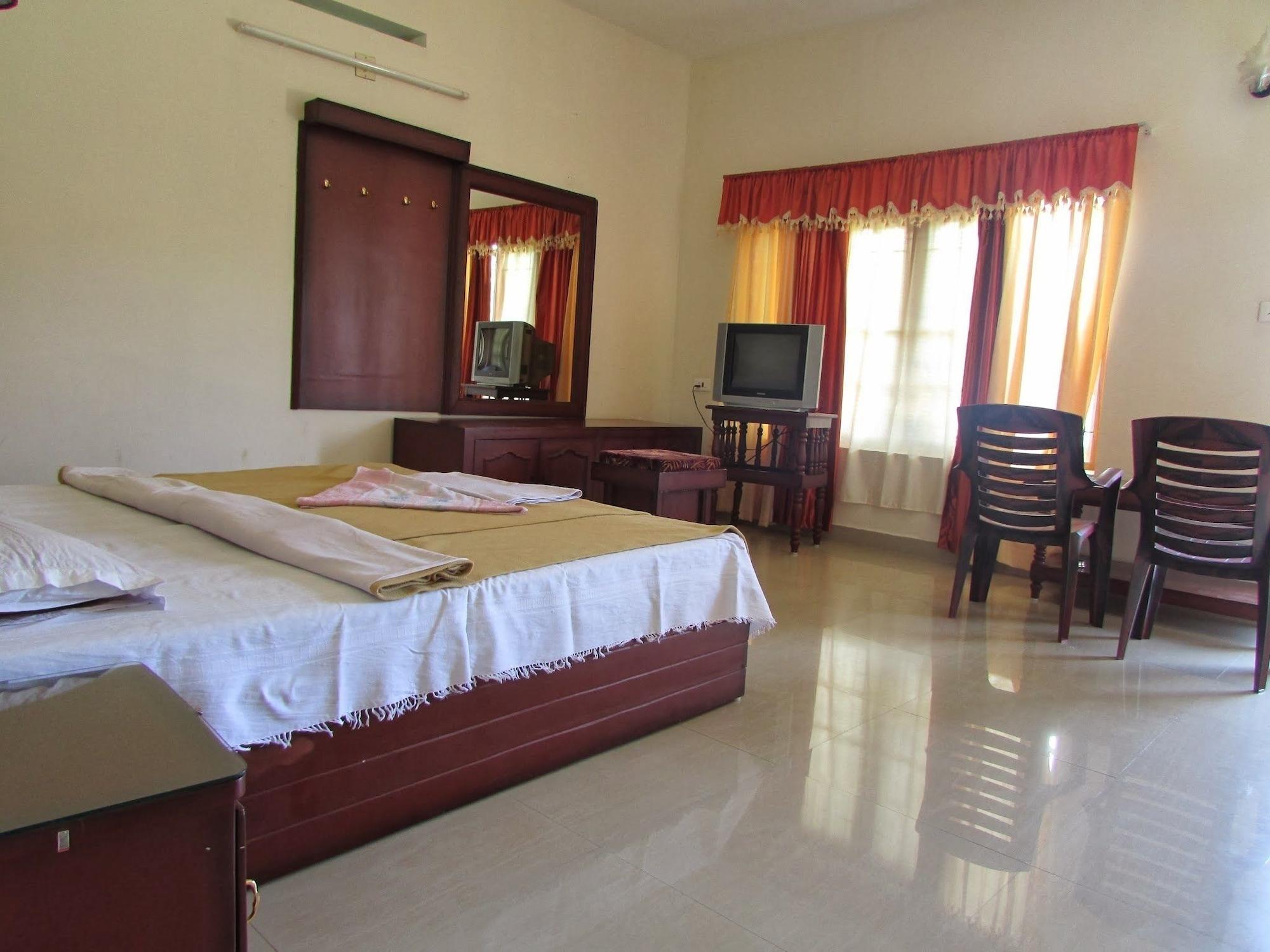 Jungle Palace Homestay Thekkady Exterior photo